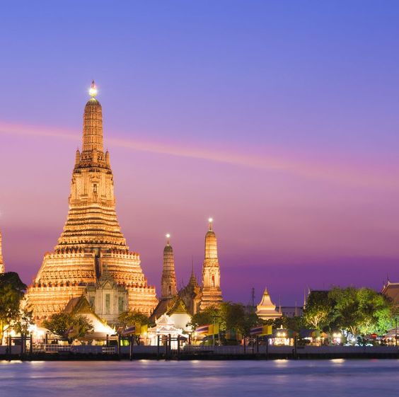 Abendstimmung in Wat Arun Thailand