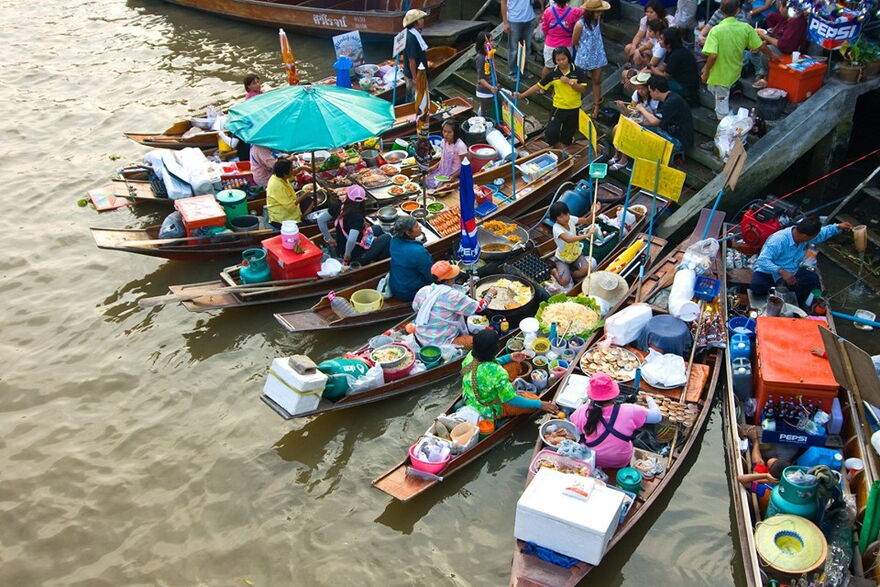 Lad mayom floting market Thailand